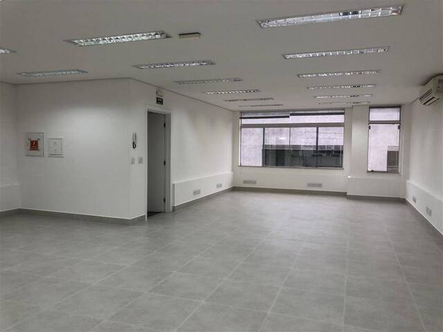 Sala para Locação em Santana de Parnaíba - 3