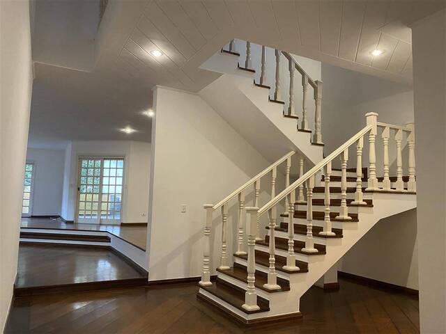 #295 - Casa para Locação em Santana de Parnaíba - SP