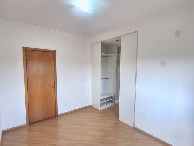 #323 - Apartamento para Locação em Santana de Parnaíba - SP