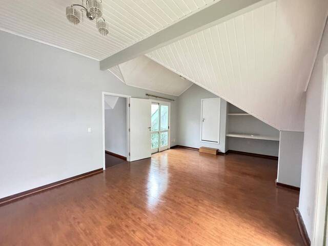 #370 - Casa para Venda em Santana de Parnaíba - SP