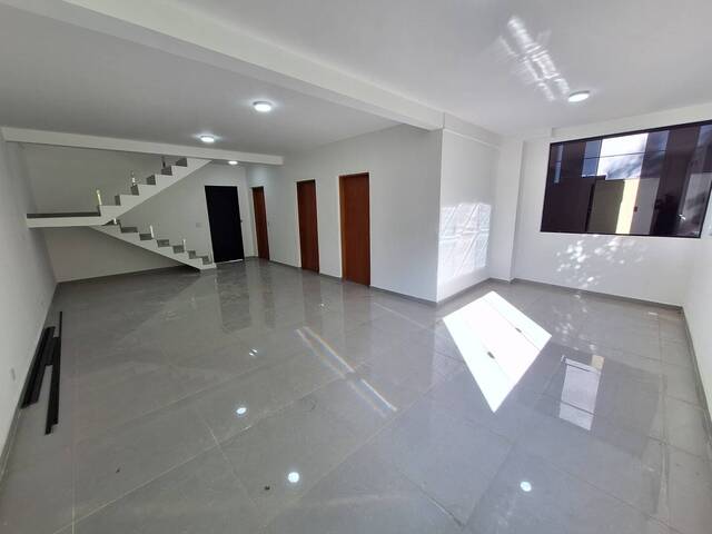 #411 - Casa para Locação em Jandira - SP