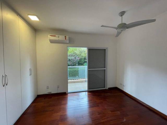 Casa para Venda em Santana de Parnaíba - 5