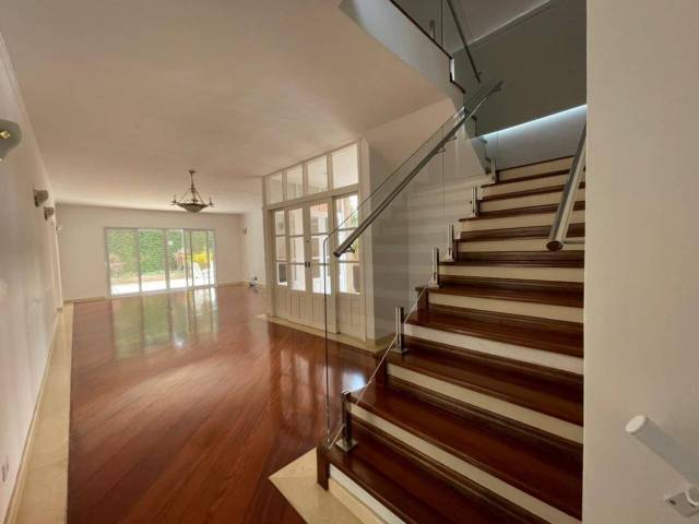 #467 - Casa para Venda em Santana de Parnaíba - SP