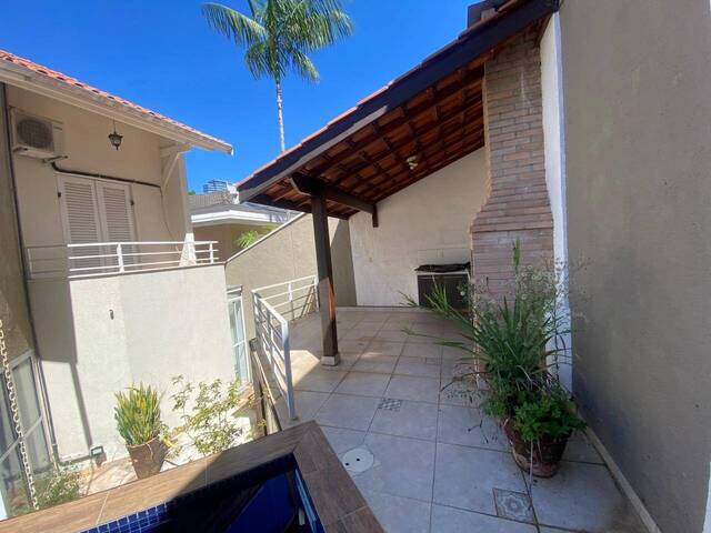 Casa para Venda em Santana de Parnaíba - 2