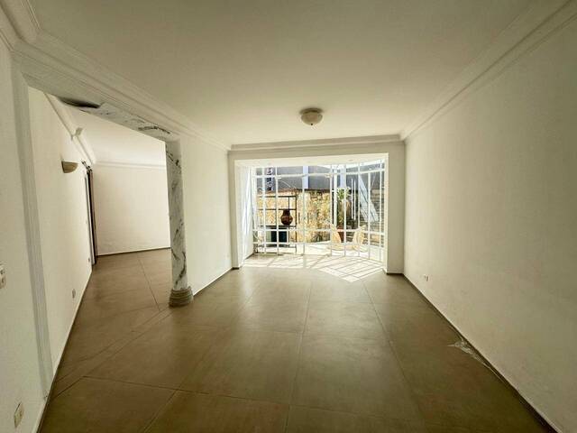 Casa para Venda em Santana de Parnaíba - 5