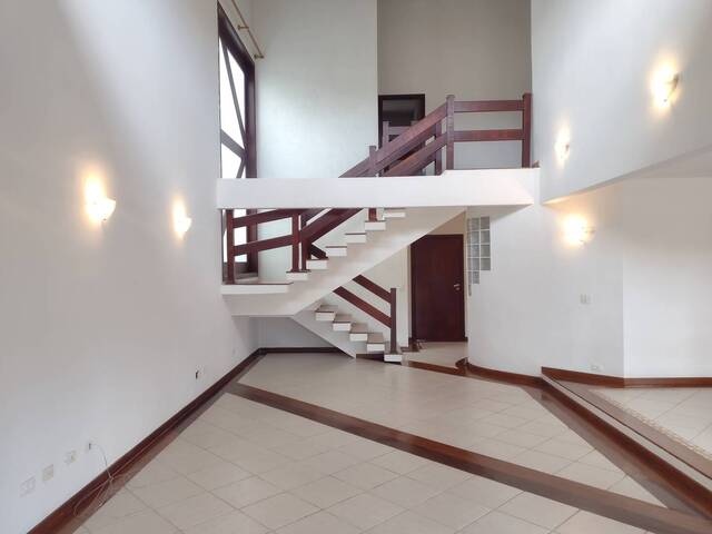 Casa para Locação em Santana de Parnaíba - 2