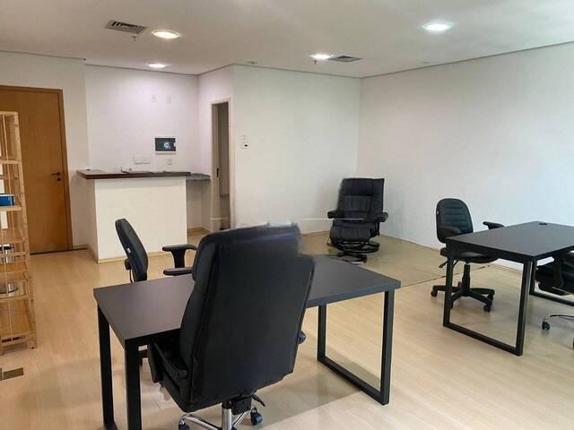 Locação em Alphaville Centro Industrial e Empresarial/Alphaville. - Barueri